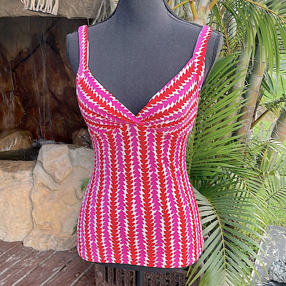 Boden tankini top. Red, white and pink design. Size 6